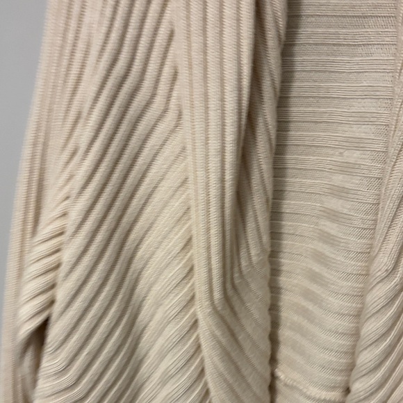 Stylish Cream Ribbed Women's Cardigan - Picture 4 of 8